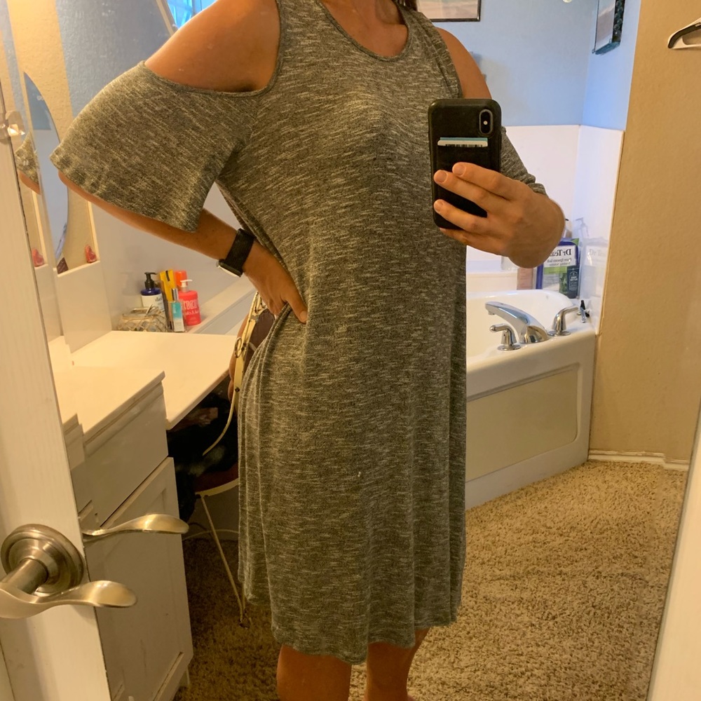 BNWT : Cold shoulder swing dress - Size L